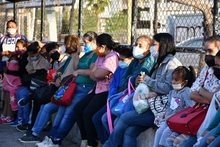 240 niños de la Región Centro son llevados a vacunar en Piedras Negras