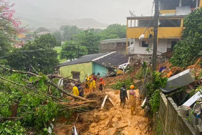 Al menos 9 personas mueren en deslizamientos por lluvias en Río de Janeiro