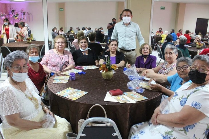 DIF 'San Buena' abre eventos con grupos de adultos mayores