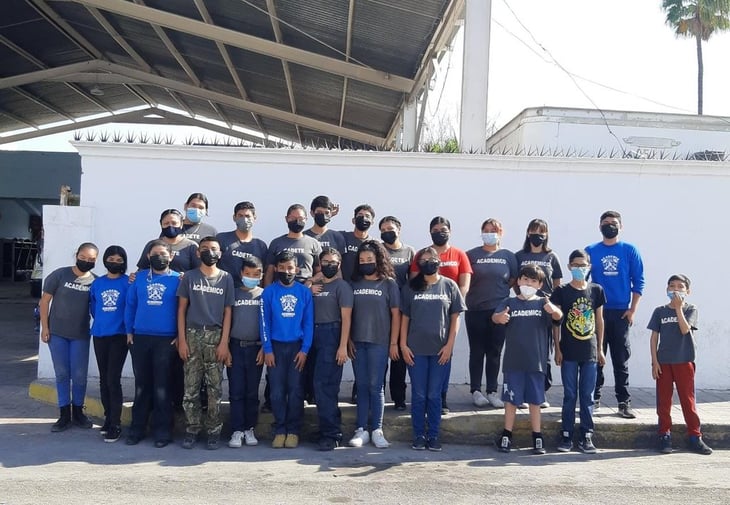 La Academia Juvenil de Bomberos prepara a decenas de jóvenes