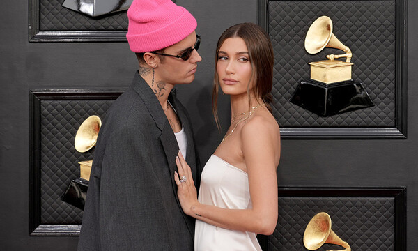 Hailey Bieber y Justin Bieber son la pareja más cool de los Grammys 2022
