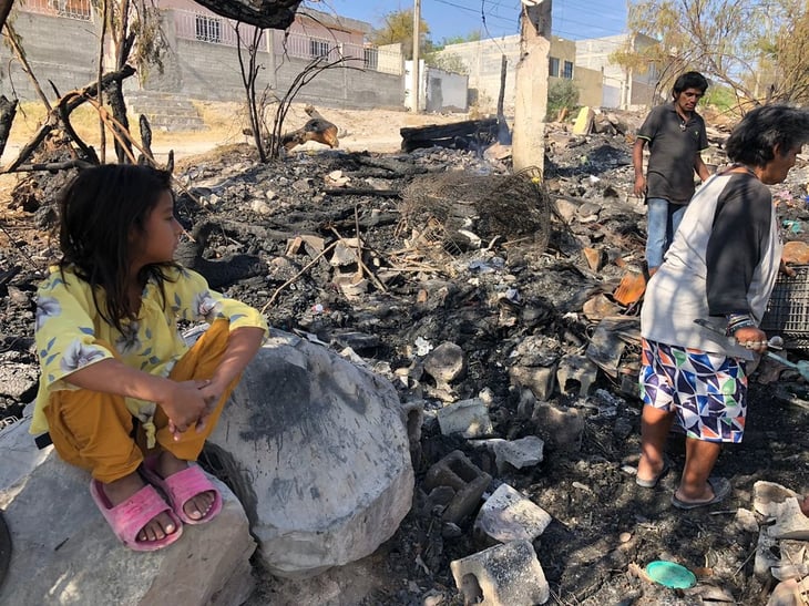Familia Juárez pierde todo su patrimonio en incendio