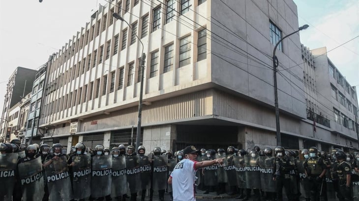 Gobierno peruano declara estado de emergencia en red vial ante paro camionero