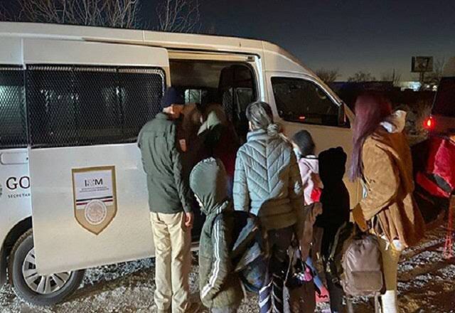 La Guardia Nacional detiene a 4 polleros y aseguran a 32 migrantes en brecha del ejido El Moral de Piedras Negras