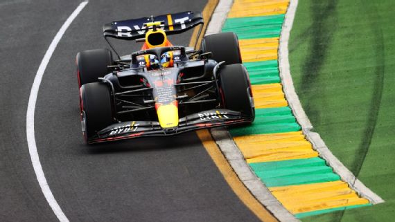 Checo Pérez arrancará tercero en el GP de Australia; Leclerc se llevó la pole