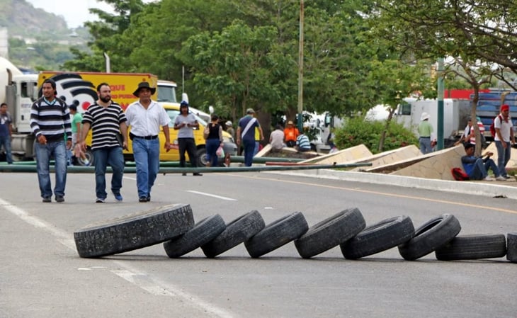 Bloquean carretera Orizaba-Tehuacán por asesinato de 4 personas