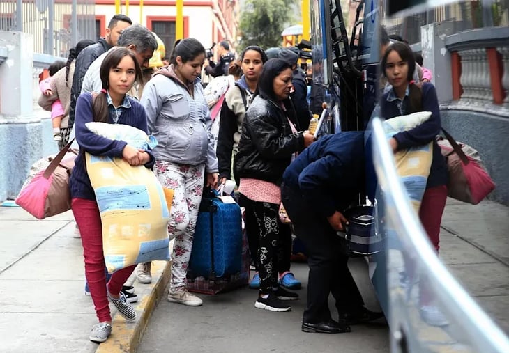 Retorna desde Perú otro grupo de migrantes con plan gubernamental de Maduro