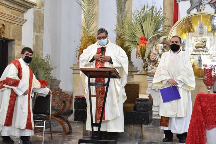 Los feligreses conmemoran con júbilo  el Domingo de Ramos