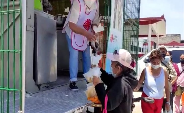 Comedor comunitario en Neza atiende a huérfanos y viudas