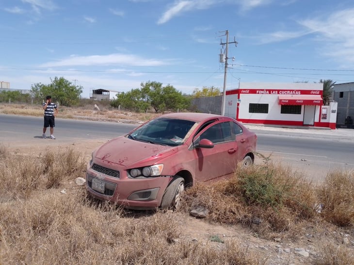 Joven sufre salida de camino en el Libramiento Carlos Salinas de Gortari de Frontera