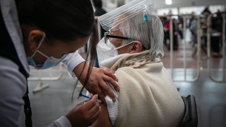 Confirman cuarta dosis antiCOVID para adultos mayores de Coahuila