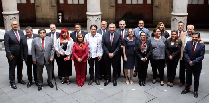 Sheinbaum se reúne con gobernadores y líderes de Morena
