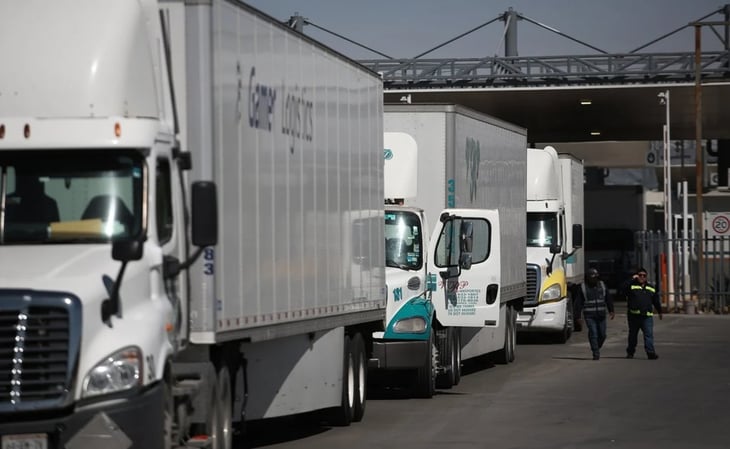 Estiman pérdidas de 8 mdd diarias por revisiones a camioneros