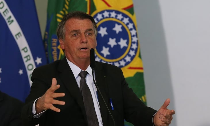 Bolsonaro minimiza compras militares de Viagra y prótesis de pene