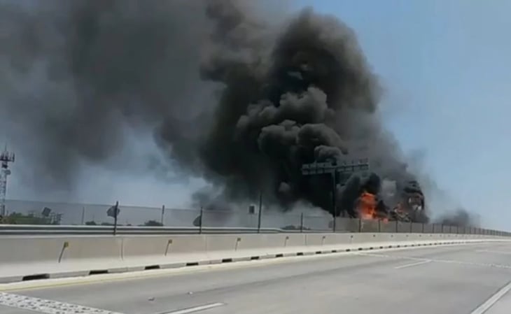 Incendian camiones de carga por bloqueo de Puente Reynosa-Pharr