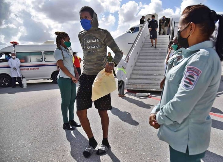 Devueltos a Cuba 37 migrantes irregulares procedentes de México