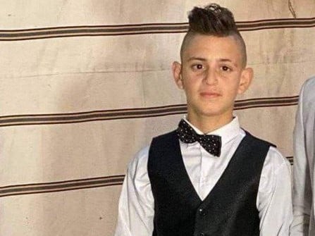 Un menor de 14 años palestino muere por disparos israelíes en Cisjordania