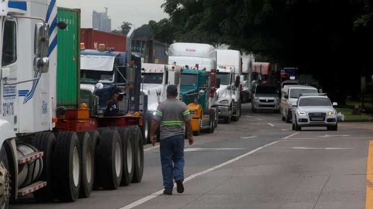 40% se desploman las importaciones por Eagle Pass por inspecciones a camiones de carga