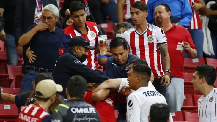 Chivas: aficionados protagonizaron conato de bronca en el estadio Akron