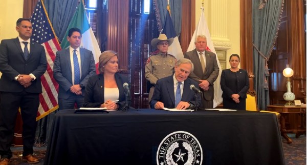 Firman acuerdo para agilizar cruce vehicular en la frontera