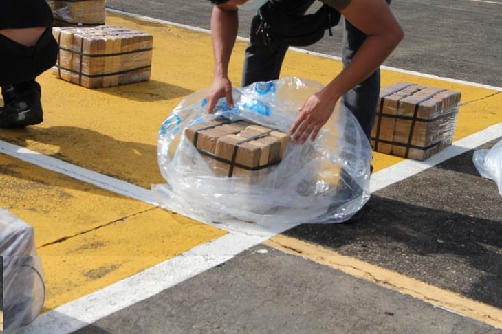 Panamá decomisa 1.105 paquetes de cocaína y arresta a cuatro colombianos