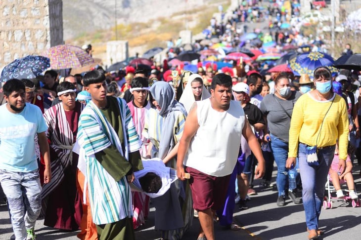 El viacrusis en Torreón  recibe a 25 mil personas