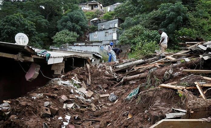 Los muertos en las inundaciones en Sudáfrica suman 443, con 63 desaparecidos