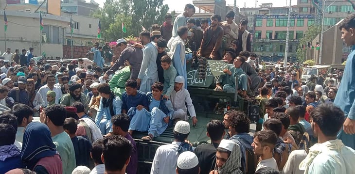 Protesta en Afganistán tras bombardeos paquistaníes que causaron 48 muertos