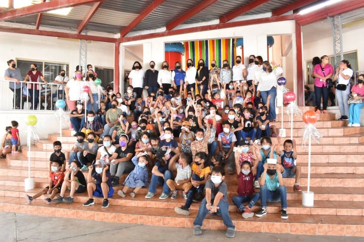 Feria didáctica para niños en la casa Meced