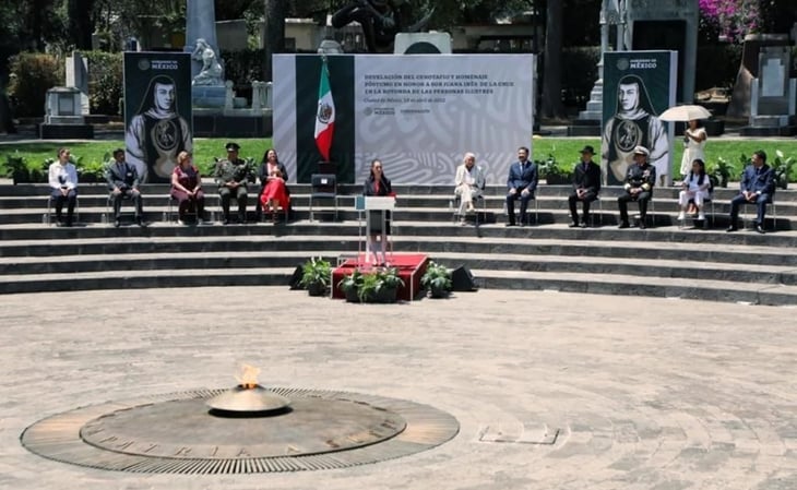 Develan cenotafio a Sor Juana en la Rotonda de las Personas Ilustres