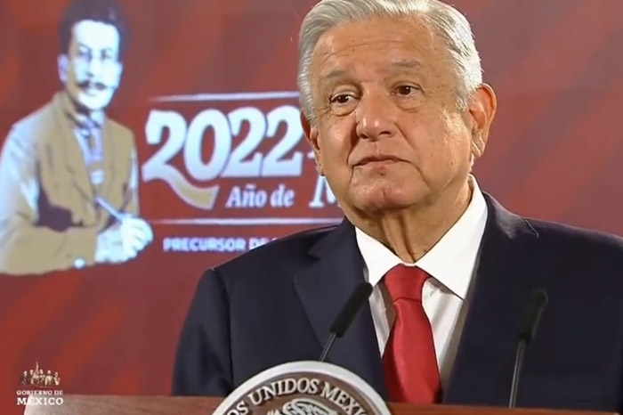 López Obrador promete tecnología para explotar litio tras estatalizarlo