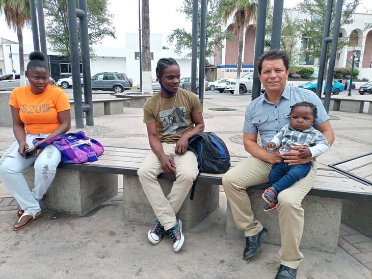 Familia de haitianos se establece en Monclova.
