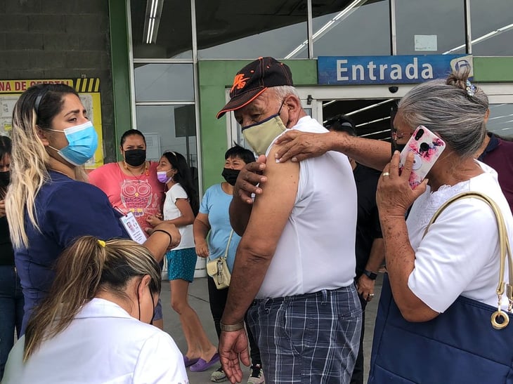 Jornada masiva se vacunación contra COVID-19 por las calles de Monclova