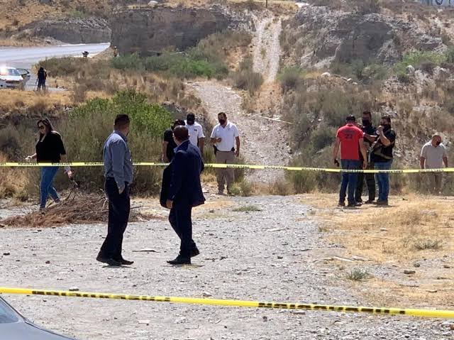 Agencia de Investigación Criminal hallan a un hombre muerto en brecha de Guerrero