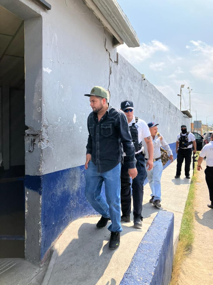 Paisano de Zacatecas intenta sobornar a policías municipales de Monclova, con mil pesos y termina detenido