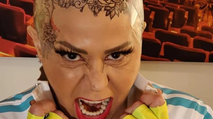 Alejandra Guzmán le dice adiós a su cabellera y cubre su cráneo con tatuajes