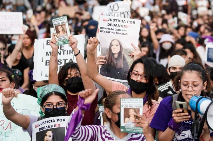 Mexicanas protestan por el feminicidio de Debanhi y mujeres desaparecidas