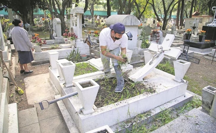 Reglamento de cementerios no regula panteones de barrios: Sheinbaum