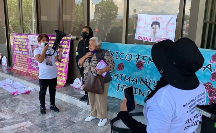 Madres protestan en Fiscalía del Edomex por desalojo violento