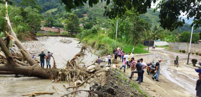 Maduro aprueba más de 2.200.000 dólares para fondo de emergencia por lluvias