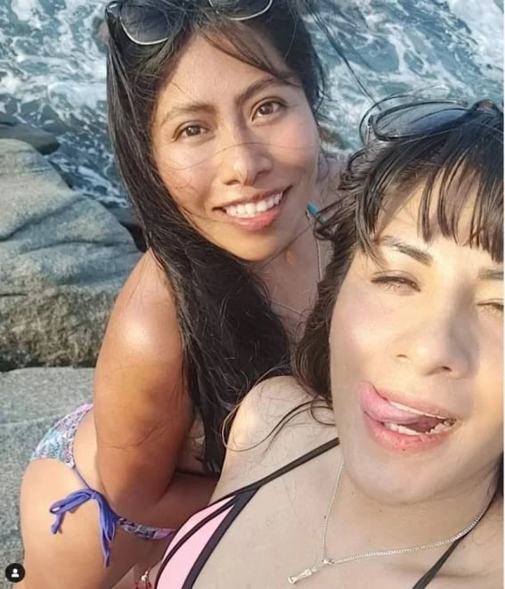 Yalitza Aparicio se destapa y posa en bikini; 'gorditas pero bonitas'