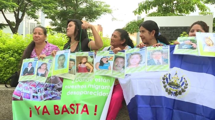 Un grupo de salvadoreños parte a México en busca de migrantes desaparecidos
