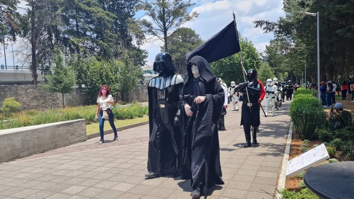 Arriba Darth Vader al Parque Metropolitano de Toluca
