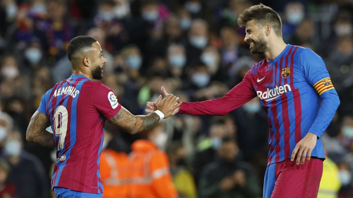Memphis, Piqué y Alves, novedades en el Barça; el Mallorca, con cinco cambios