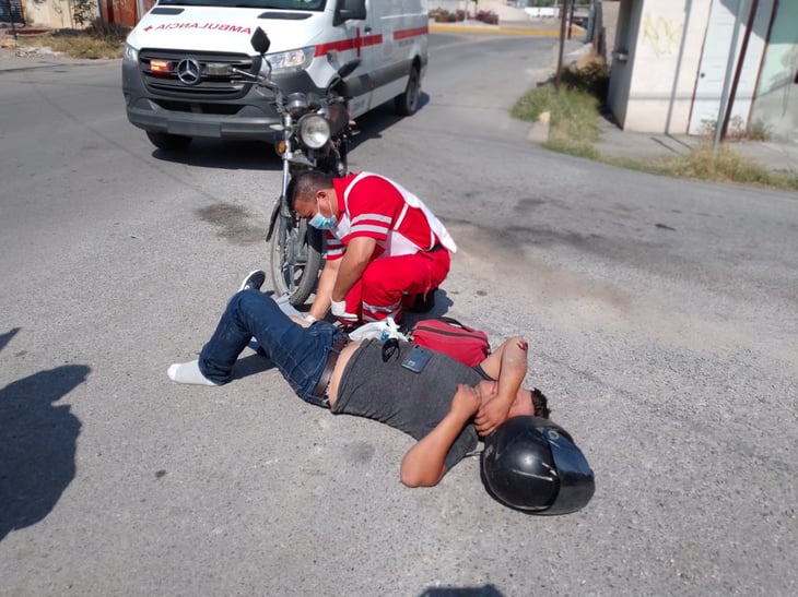 Choque entre motocicleta y camioneta en el sector el Pueblo, deja una persona lesionada