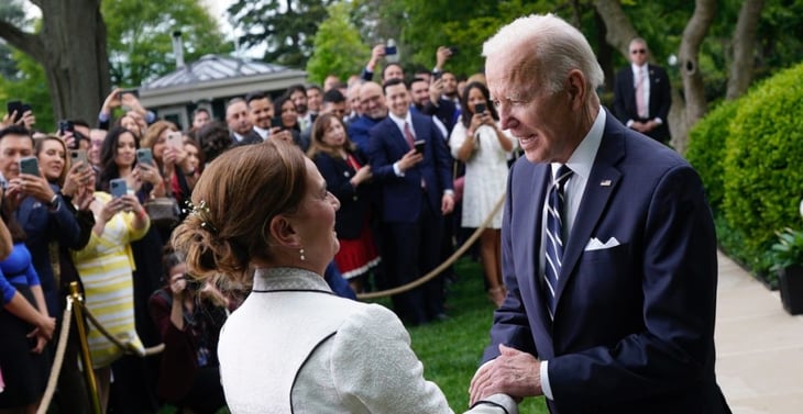 Biden celebra el 5 de Mayo con esposa de AMLO como invitada 