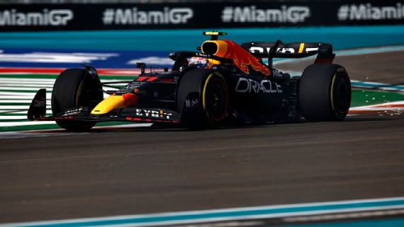 Checo Pérez tercero en la segunda práctica de Red Bull en Miami
