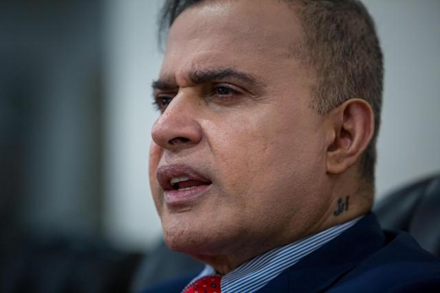 Ministerio Público venezolano imputa a tres exfiscales por corrupción