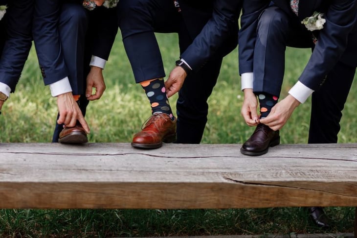 Lo que todo hombre debe saber al combinar calcetín y traje