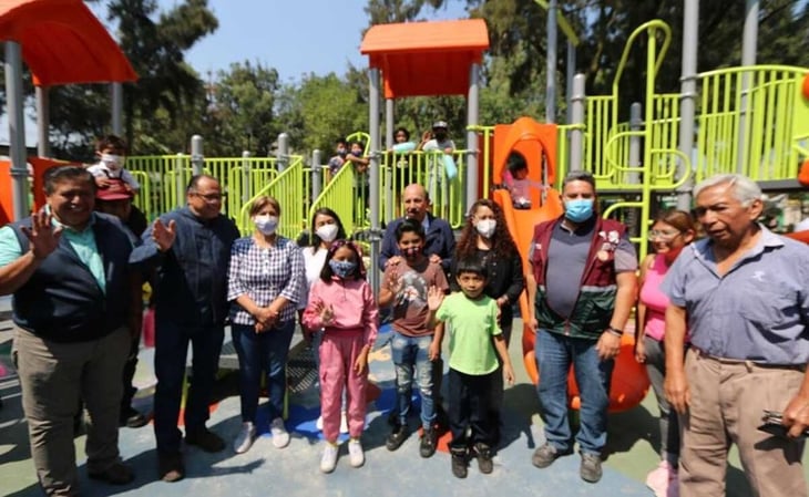 Armando Quintero entrega parque remodelado en la Agrícola Oriental